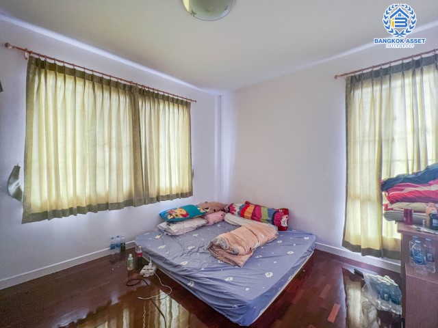 *****บ้านเดี่ยวมือสองย่านนครปฐม ม.อาภากร3 ศาลายา-บางภาษี เนื้อที่กว้างขวางมากถึงเกือบ 84 ตร.ว. ฟังก์ชันจัดเต็มถึง 5 ห้องนอน 4 ห้องน้ำ 2 ที่จอดรถ บ้านหลังใหญ่ ทำเลแห่งการเดินทาง เชื่อมต่อถ.พุทธมณฑล สาย4, ถ.บรมราชชนนี, ถ.กาญจนาภิเษก ใกล้ม.มหิดล, ทางด่วน "ศรีรัช" ราคาคุ้ม!